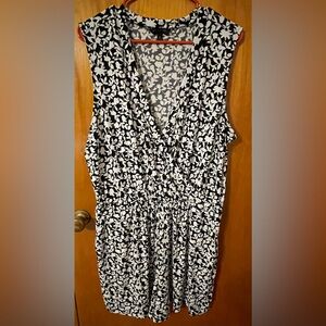 Banana republic black and white romper